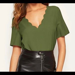 Scalloped neck olive green/army green short sleeve top size medium